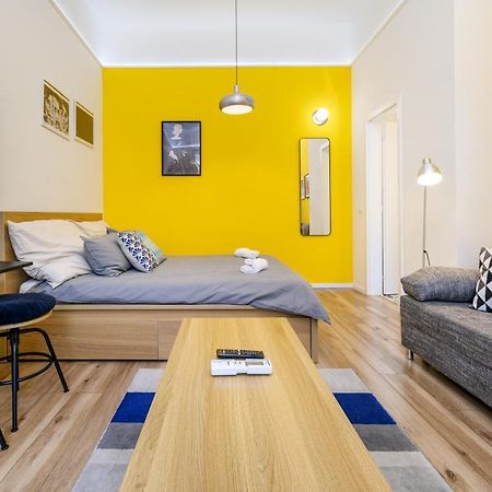 Stylish Yellow Suite In The Heart Of Будапешт Экстерьер фото